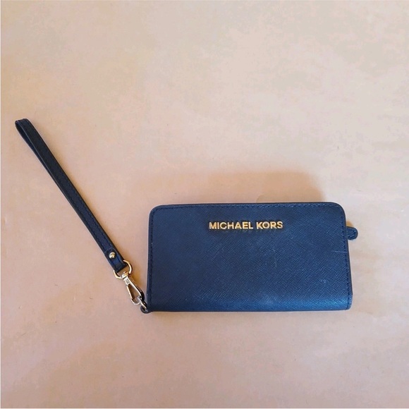 Michael Kors Wallet Womens Black Zip Around Saffiano Leather Wristlet Organizer - Picture 1 of 10